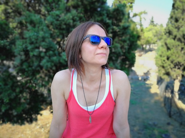 Huawei P10 review - wide aperture - artistic effect portrait