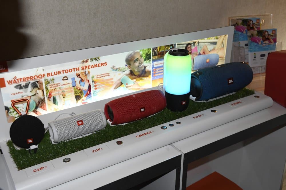 JBL-Bluetooth-Ήχος Εικόνα Show 2017 report-1000px