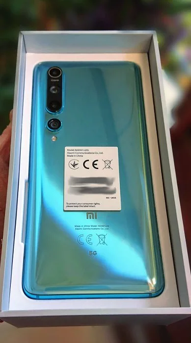 Xiaomi Mi 10 unboxing πίσω όψη και χρώμα