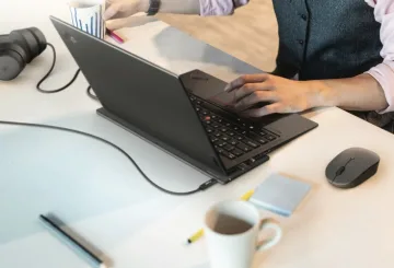 Ασύρματος φορτιστής laptop από την Lenovo