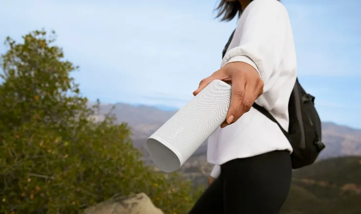 H Sonos παρουσιάζει το Roam SL, διαθέσιμο από 15 Μαρτίου