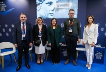 Η Vodafone και η Ελληνική Κυβέρνηση υπογράφουν Μνημόνιο Συνεργασίας για την αντιμετώπιση της ενδοοικογενειακής και έμφυλης βίας