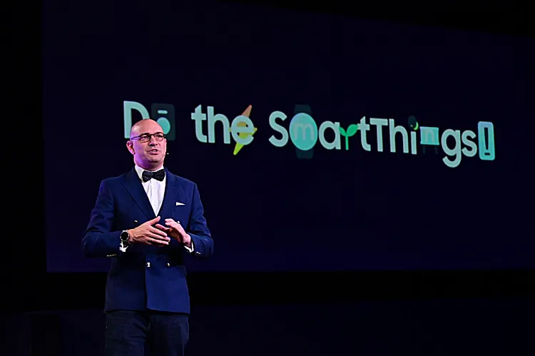 O Benjamin Braun, Chief Marketing Officer της Samsung Europe, κατά τη διάρκεια της παρουσίασης του Samsung SmartThings στην IFA 2022. (Samsung) 
