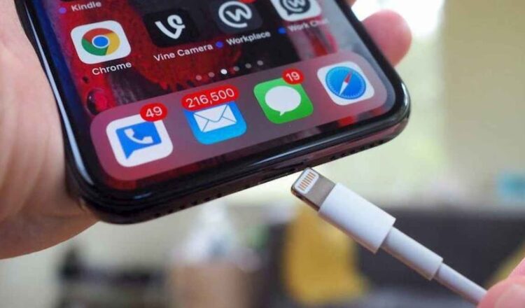 Η Apple αλλάζει τους φορτιστές της: με USB-C τα iPhone μετά την απόφαση της ΕΕ