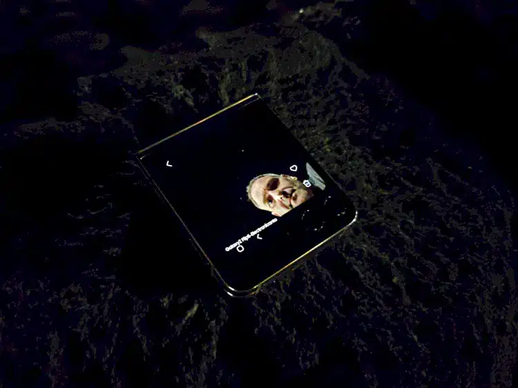 Galaxy Z Flip 5 review - starlight self-portrait, starlight selfie - proof of concept photo.