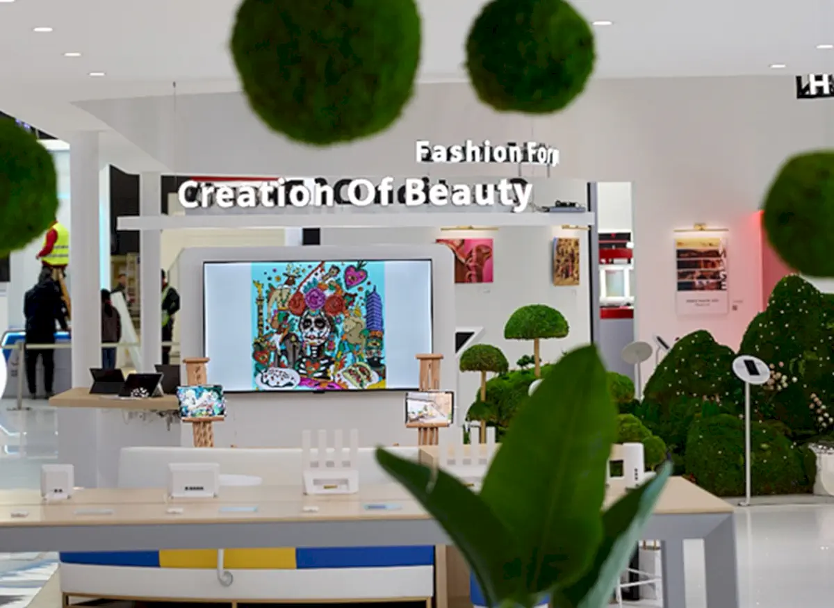 High-end Fashion-Forward Creation of Beauty