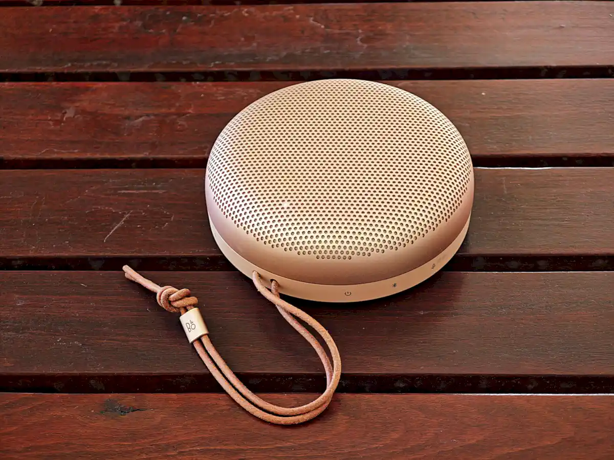Beosound A1 3rd Gen review Honey Tone
