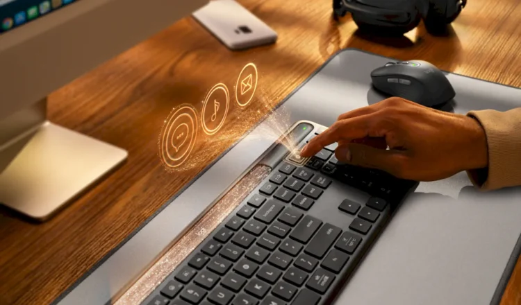 Logitech Signature Slim Solar+ K980