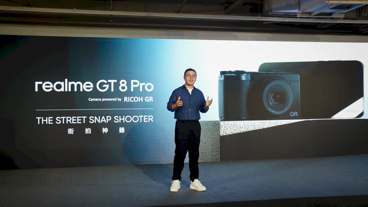 realme x Ricoh GR