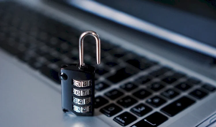 Προσωπικά δεδομένα στα χέρια εκβιαστών: Οι νέες τεχνικές email απάτης