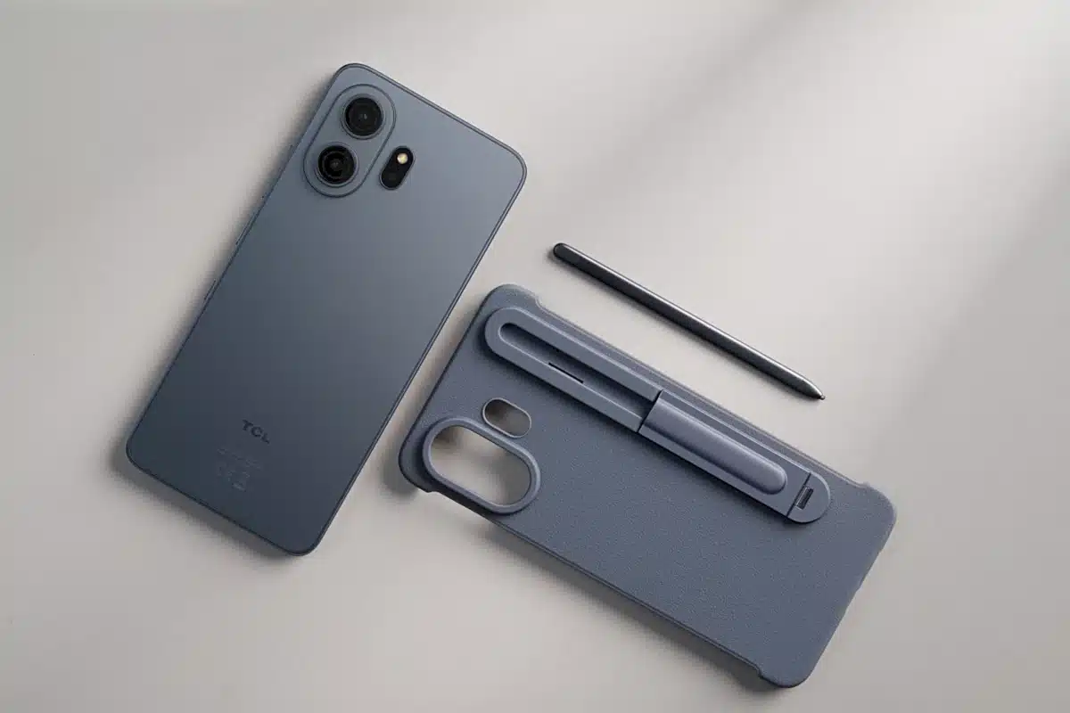 TCL NXTPAPER 70 Pro with case and T-Pen