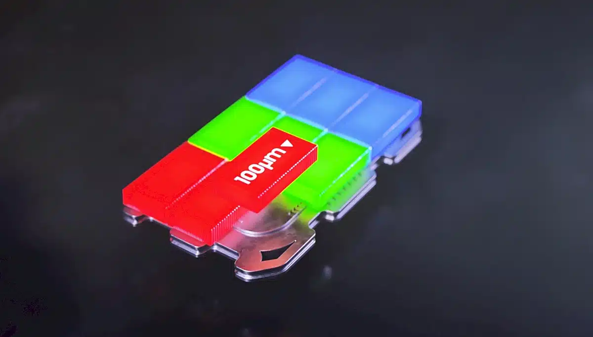 Τα "μαγικά" και μικροσκοπικά υπό-pixel των 100μm που σχηματίζουν την εικόνα στις Micro RGB TV της Samsung. [Electronicanto]