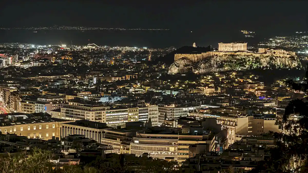 Xiaomi 17 Ultra nightshot Athens by night