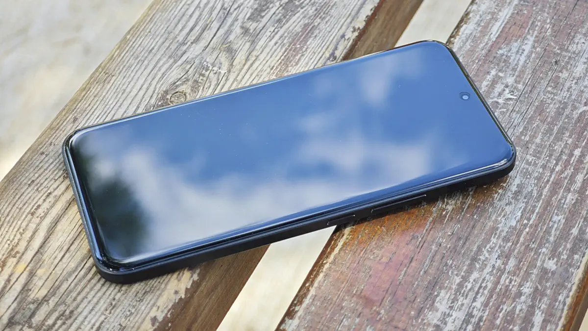 Poco M8 Pro 5G review by electronicanto - front view