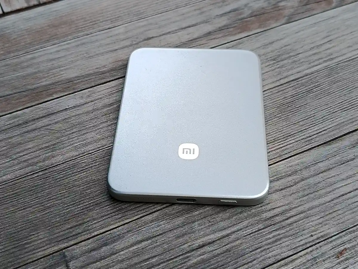 Xiaomi UltraThin Magnetic Power Bank 5000 15W review by Electronicanto